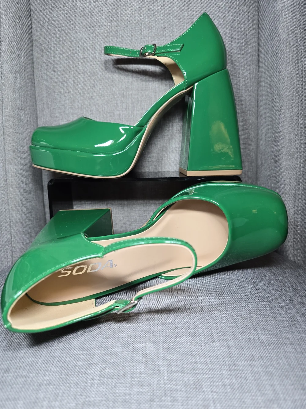 SODA Yuki Green Patent Platform Mary Jane Heels – Women’s Size 8 – New in Box